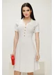 Rochie eleganta alba din tricot premium cu guler si nasturi cu perle si strasuri 