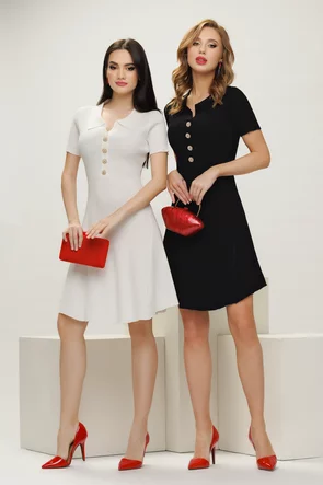 Rochie eleganta alba din tricot premium cu guler si nasturi cu perle si strasuri 