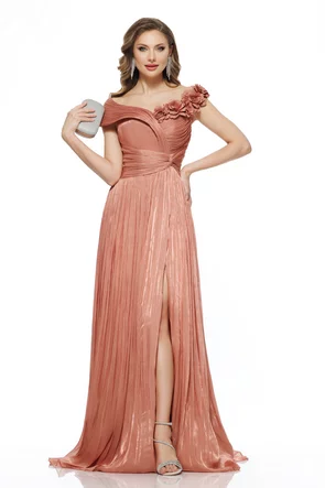 Rochie eleganta de ocazie de LUX roz cupru din voal cu reflexe diafane bust buretat fronseuri si flori