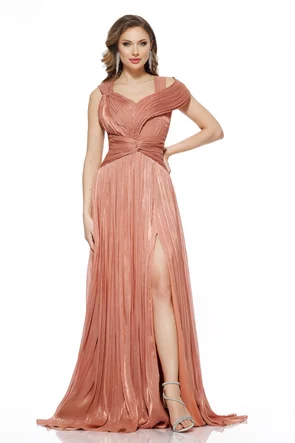 Rochie eleganta de ocazie de LUX roz cupru din voal cu reflexe diafane bust cu structura spectaculoasa