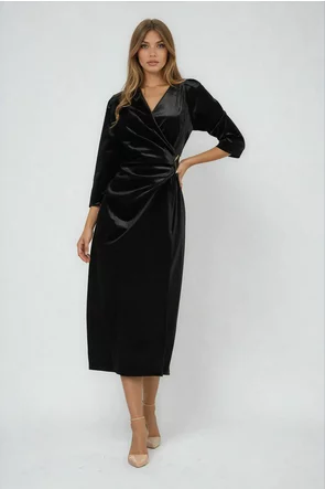 Rochie eleganta de ocazie din catifea premium neagra croi petrecut cu accesoriu metalic auriu