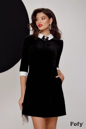Rochie eleganta Fofy croi in A din catifea neagra cu guler alb si brosa inclusa