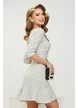 Rochie eleganta Fofy din tweed alb premium cu decolteu patrat si nasturi bijuterie