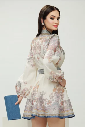 Rochie eleganta imprimeu floral bohemian crem cu nasturi bijuterie diferiti si curea