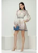 Rochie eleganta imprimeu floral bohemian crem cu nasturi bijuterie diferiti si curea