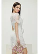 Rochie eleganta premium din dantela alba cu buzunare aplicate nasturi metalici si volan