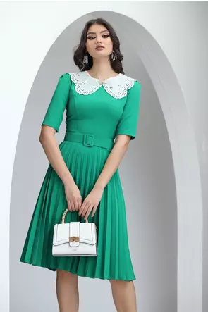 Rochie eleganta verde Fofy cu fusta plisata si guler brodat retro