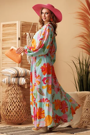 Rochie lunga de vara spectaculoasa decoltata din vascoza brodata turcoaz cu maneca fluture