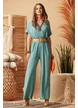 Salopeta de vara turcoaz decoltata cu pantalon lejer si centura boho