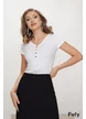 Tricou dama alb premium cu accesorii metalice inedite