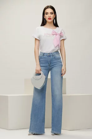 Tricou dama alb premium cu fundita roz aplicatii de perle si strasuri
