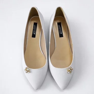 Balerini Piele Naturala Albi cu accesoriu strasuri Floria