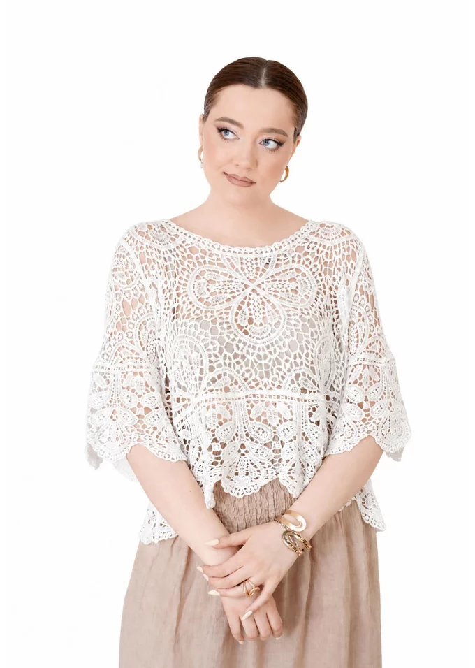 Bluza alba  crosetata din macrame