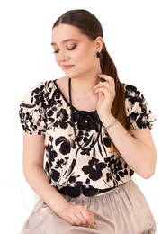 Bluza black petals din vascoza de vara creponata
