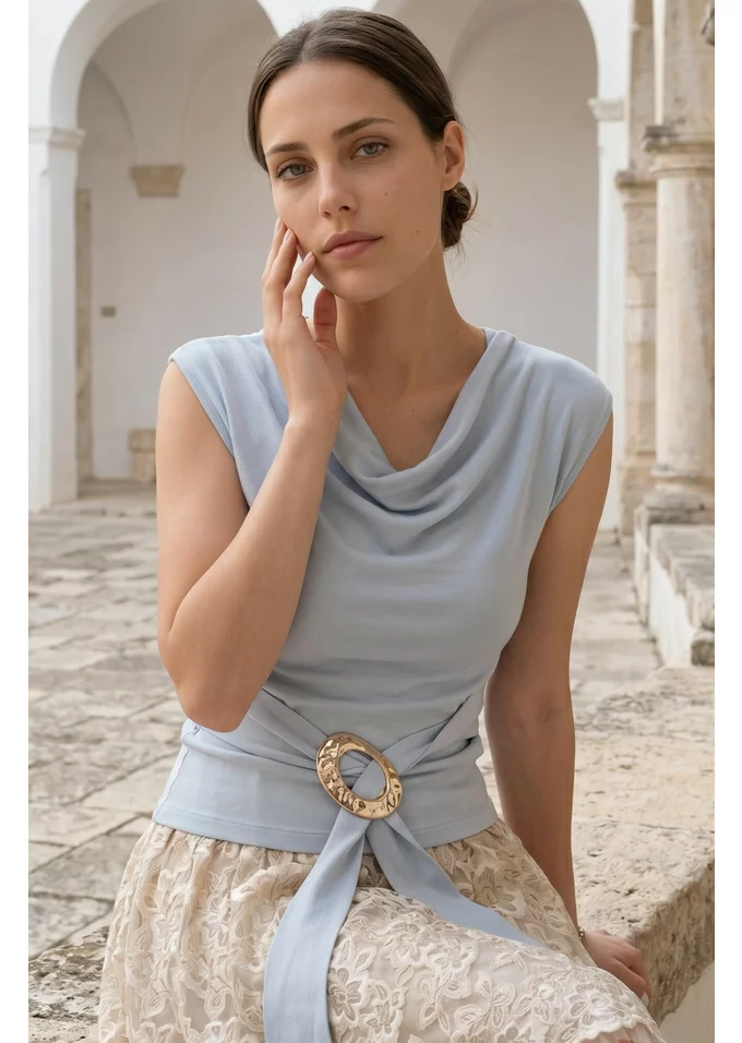 Bluza bleu cu detaliu tip catarama