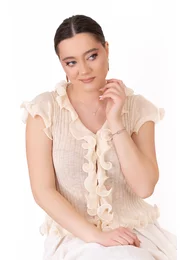 Bluza cream cu volane decorative