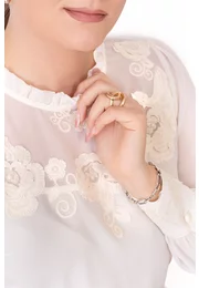 Bluza cream kiss din vascoza cu broderie ton in ton