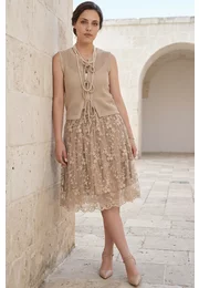 Bluza crem fara maneci din macrame cu inchidere frontala