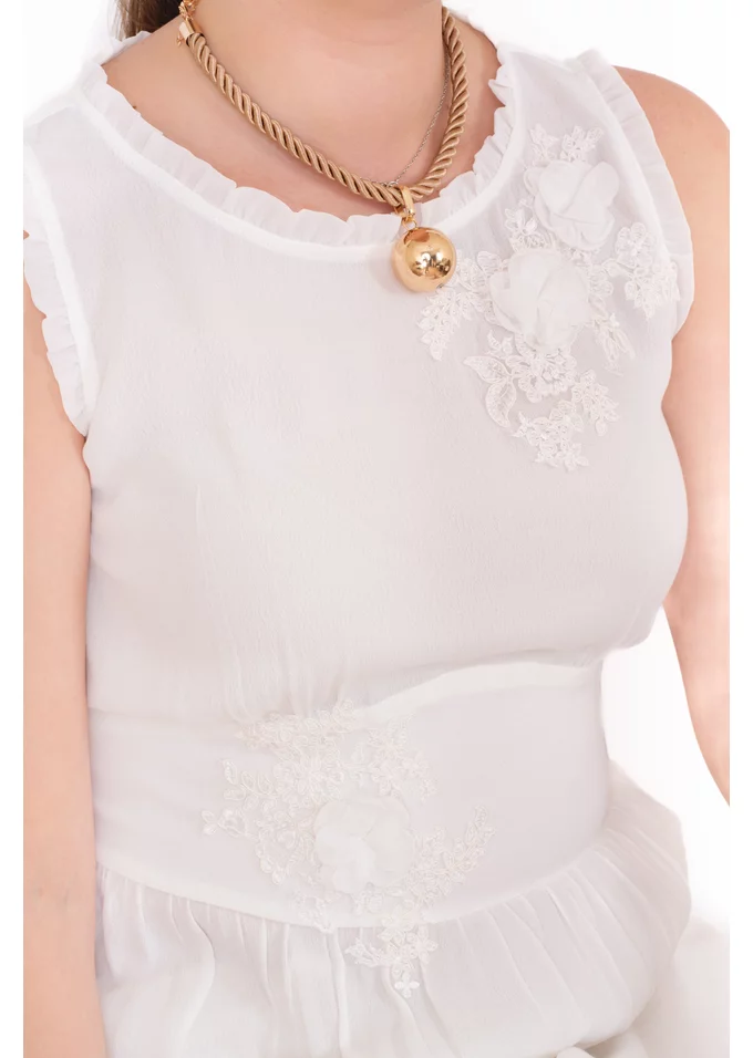 Bluza de vara alba cu peplum accesorizata cu dantela si flori