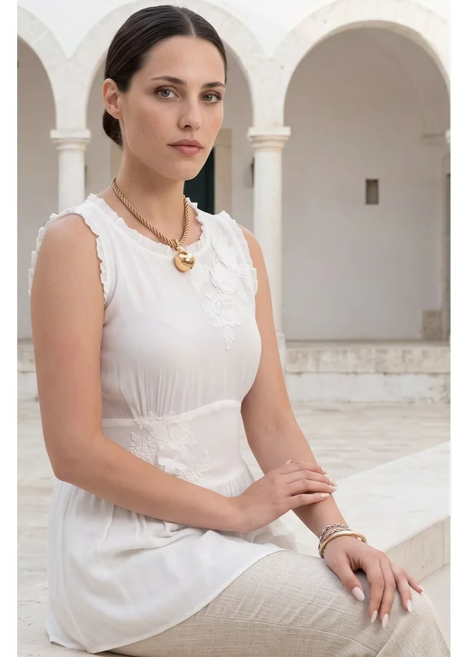 Bluza de vara alba cu peplum accesorizata cu dantela si flori