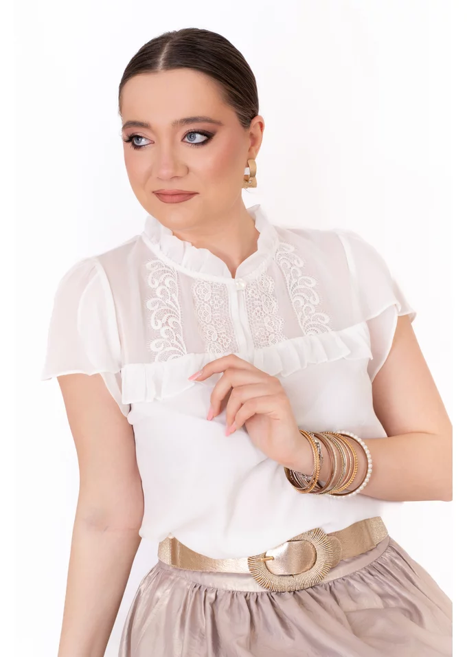 Bluza eleganta alba accesorizata cu voal si dantela