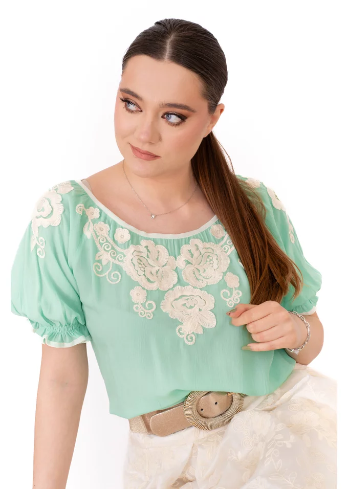 Bluza eleganta aqua thread din vascoza racoroasa cu accente din broderie natur