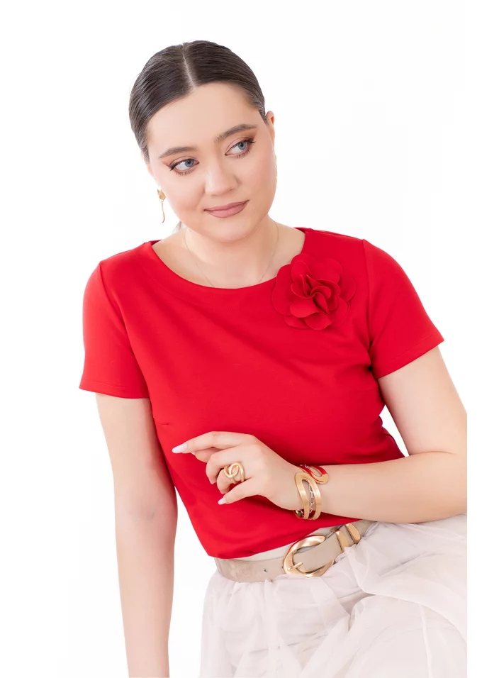 Bluza eleganta cherry decorata cu floare