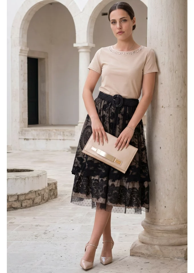 Bluza eleganta cream decorata cu strasuri si perle