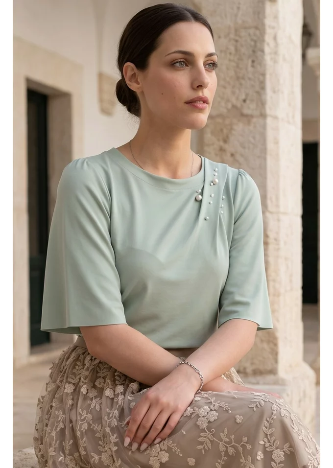 Bluza eleganta cu maneca clopot verde menta cu drapaj si perle