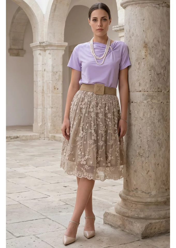 Bluza eleganta cu maneca scurta mov lavanda cu detaliu din perle