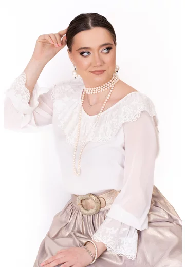 Bluza eleganta decorata cu dantela