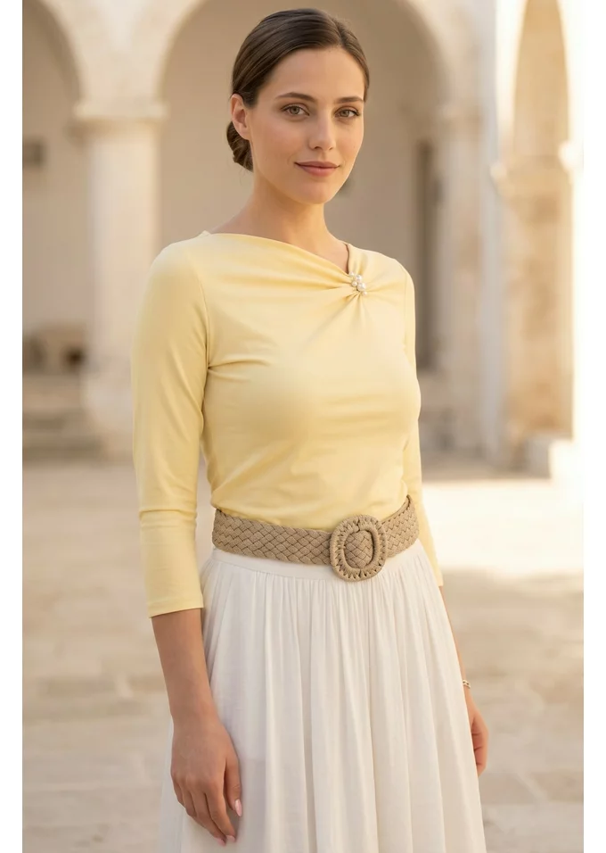 Bluza eleganta galben pudra cu detaliu din perle