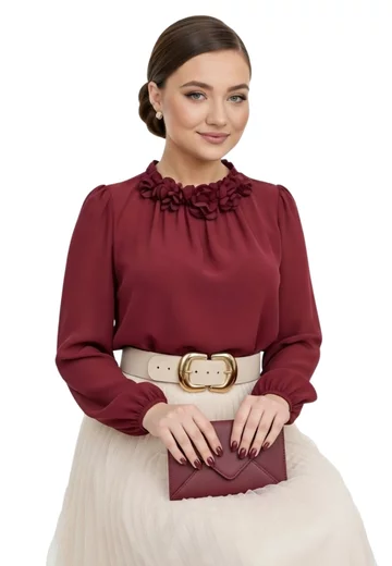 Bluza eleganta grena decorata cu colier din flori