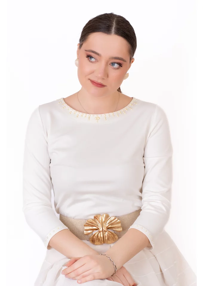 Bluza eleganta ivory decorata cu colier din perle