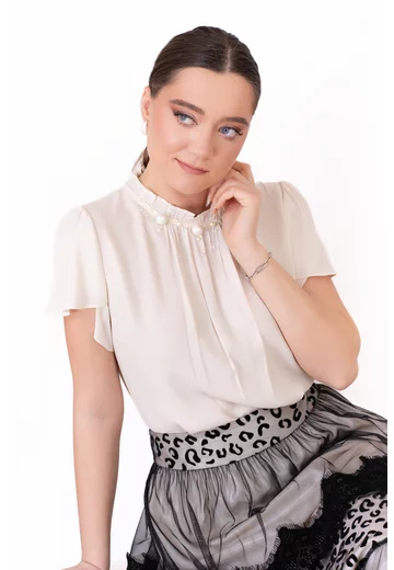 Bluza eleganta ivory decorata cu perle