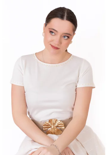 Bluza eleganta ivory decorata cu perle ton in ton