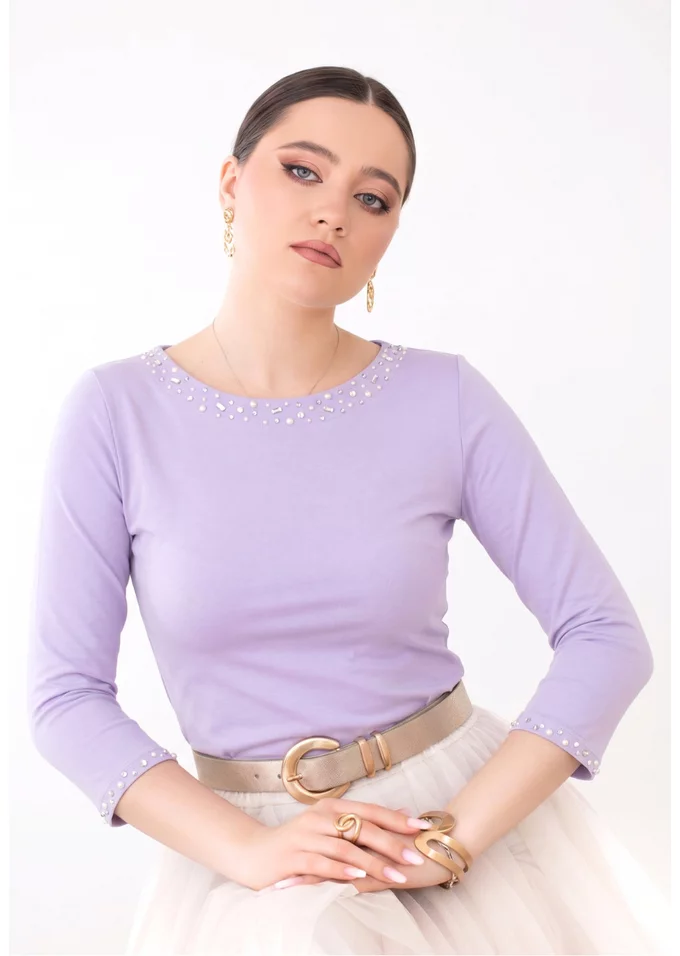 Bluza eleganta mov lavanda cu colier din strasuri si perle