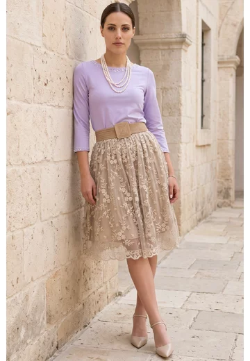Bluza eleganta mov lavanda cu colier din strasuri si perle
