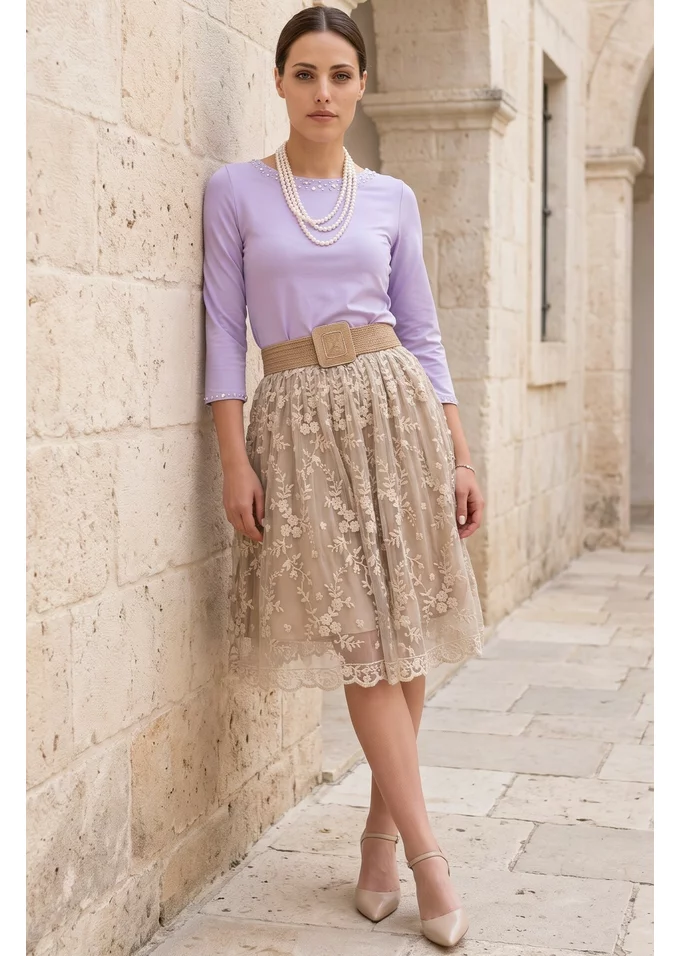 Bluza eleganta mov lavanda cu colier din strasuri si perle