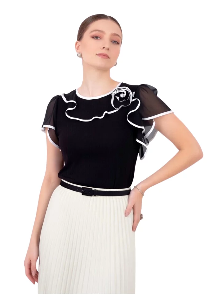 Bluza eleganta neagra cu volan cerc cu detalii in contrast