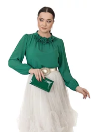 Bluza eleganta verde jad decorata cu colier din flori