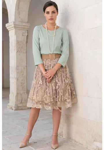 Bluza eleganta verde menta decorata cu perle si strasuri