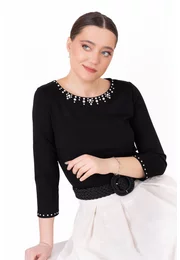 Bluza neagra decorata cu explozie din perle