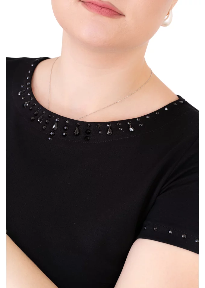 Bluza neagra decorata cu explozie din strasuri ton in ton