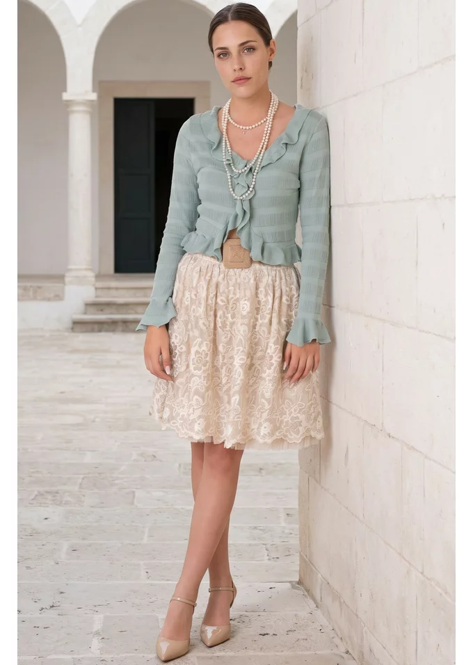 Bluza romantica verde mentol cu decoteu in V si volane