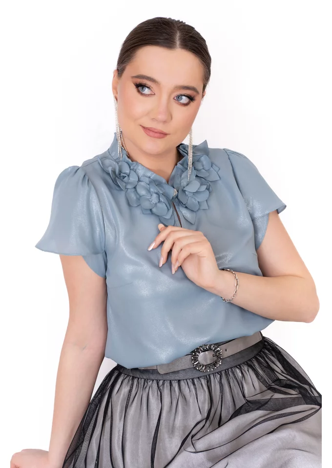 Bluza saphire elegance accesorizata cu flori
