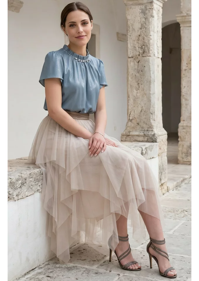Bluza saphire elegance decorata cu colier din strasuri si pietre
