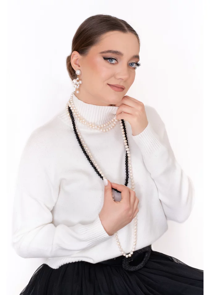 Bluza tricotata alba simpla cu fir lurex