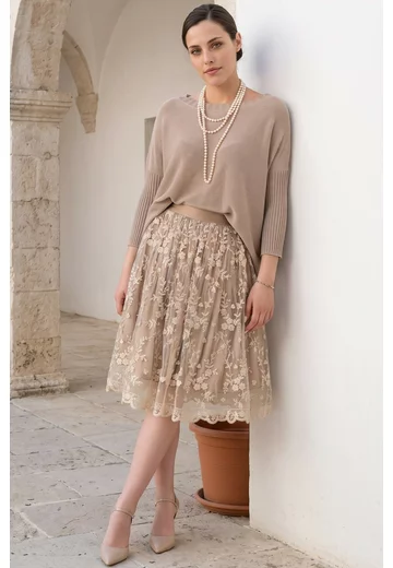 Bluza tricotata cu detalii fine bej