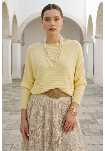 Bluza tricotata galbena cu manci tip chimono si paiete fine